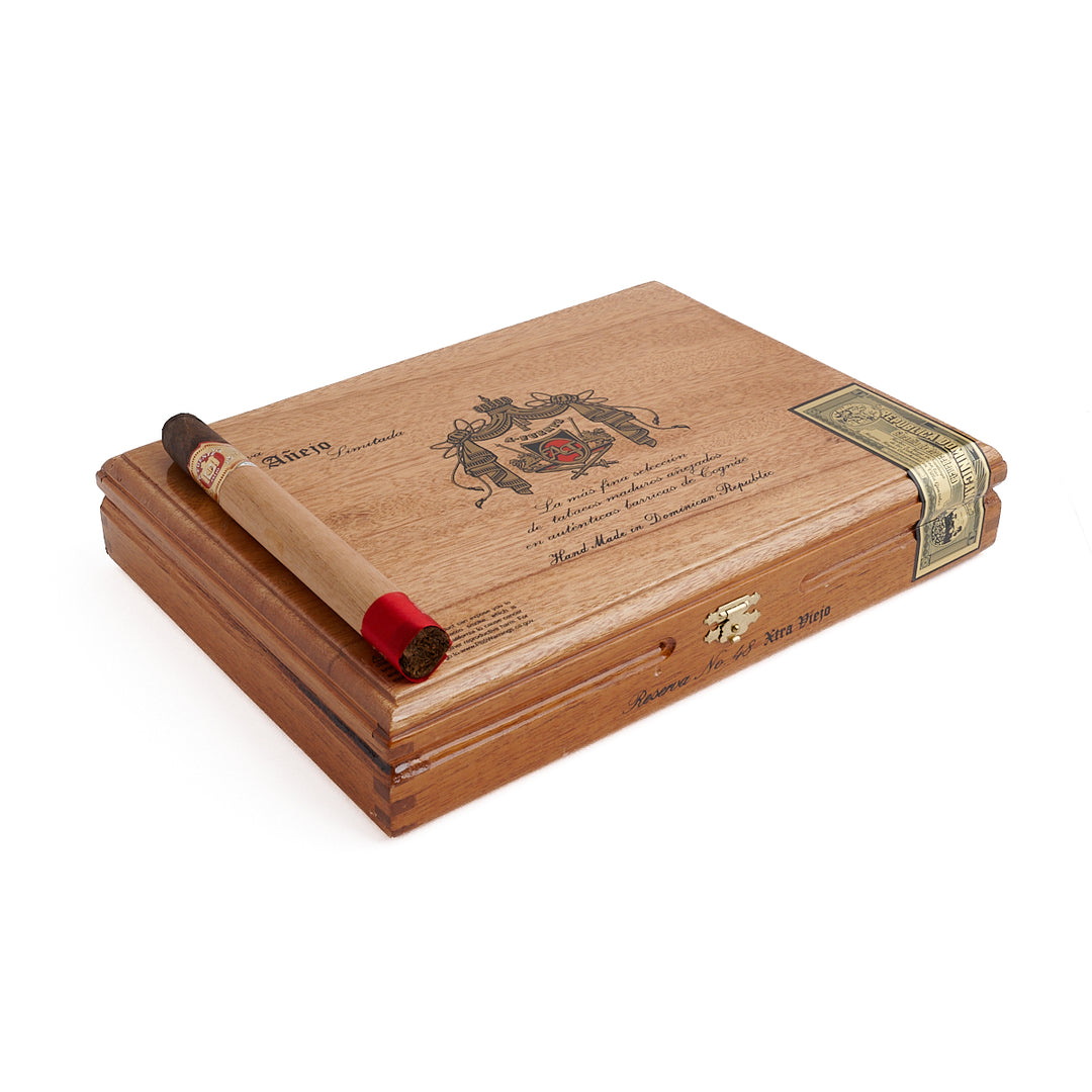 Arturo Fuente Anejo Reserva No. 48 처칠