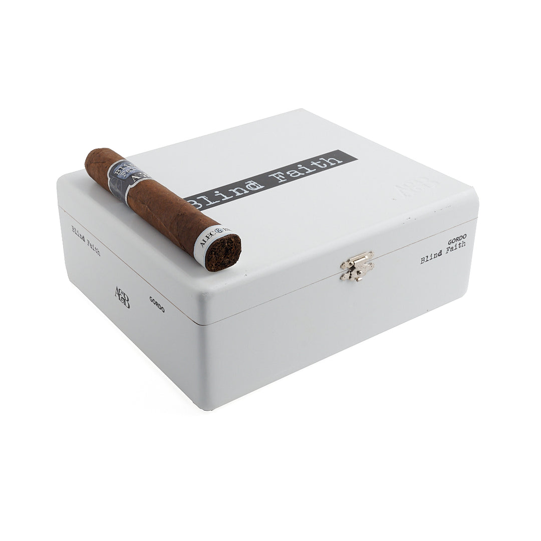 Alec Bradley Blind Faith Gordo