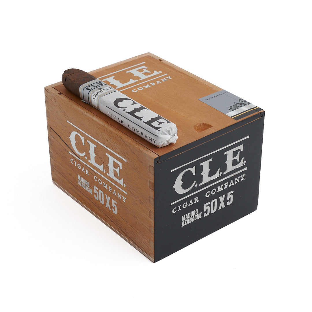 C.L.E. Azabache Robusto
