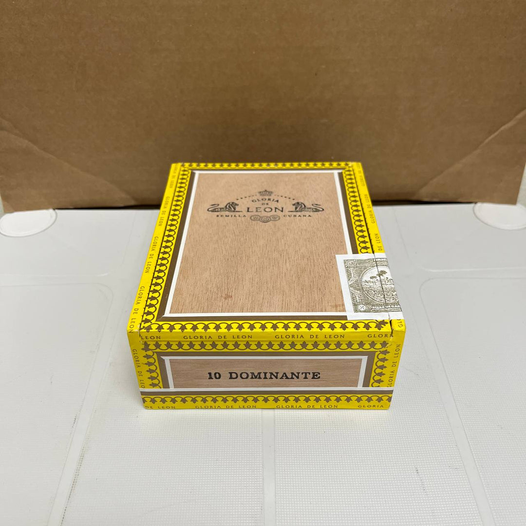 Curivari Gloria Leon Dominante