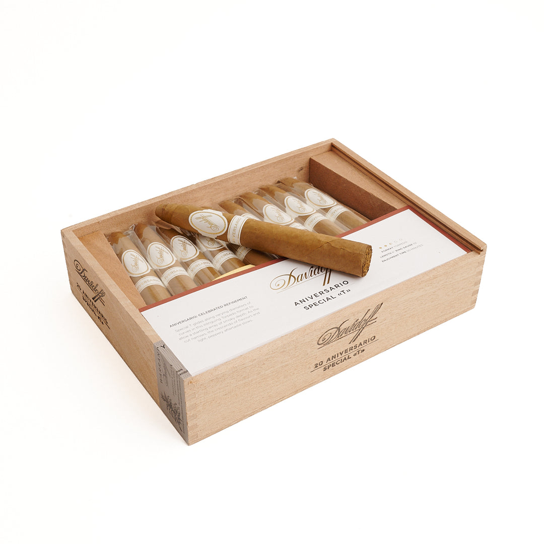 다비도프 애니버사리오 시리즈 스페셜 T 피라미드