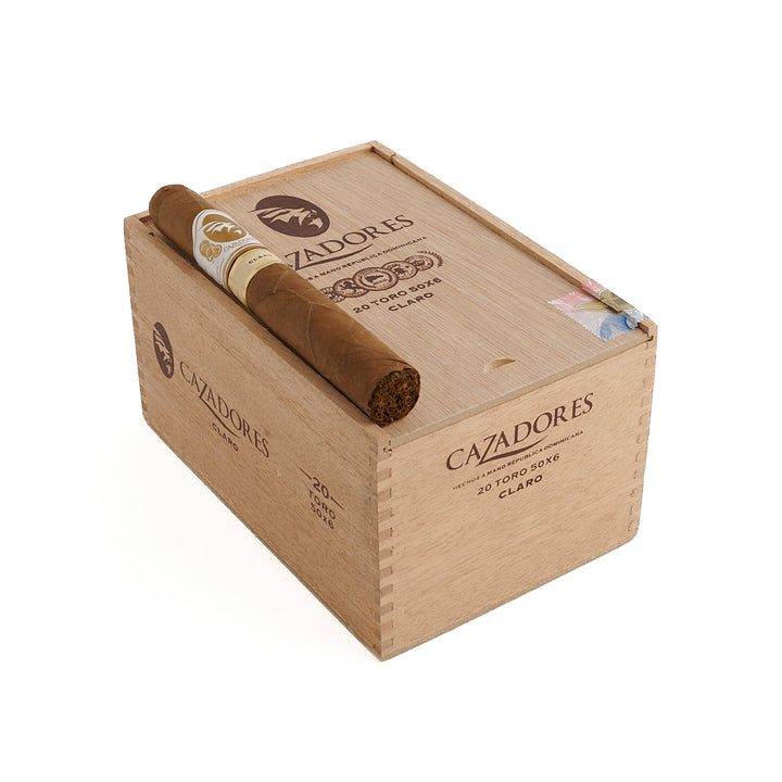 La Aurora Cazadores Claro Toro