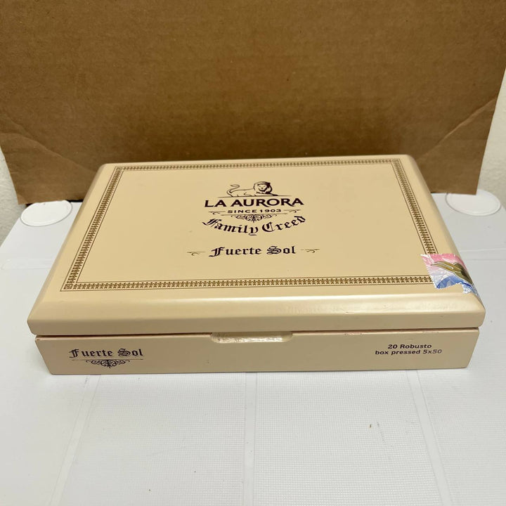 La Aurora Family Creed Fuerte Sol Robusto Box Pressed