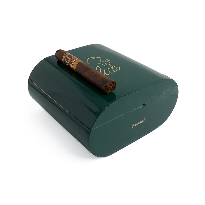 La Flor Dominicana Litto Gomez Emeraude