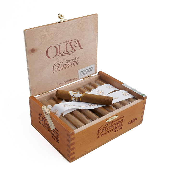 올리바 코네티컷 리저브 쁘띠 코로나