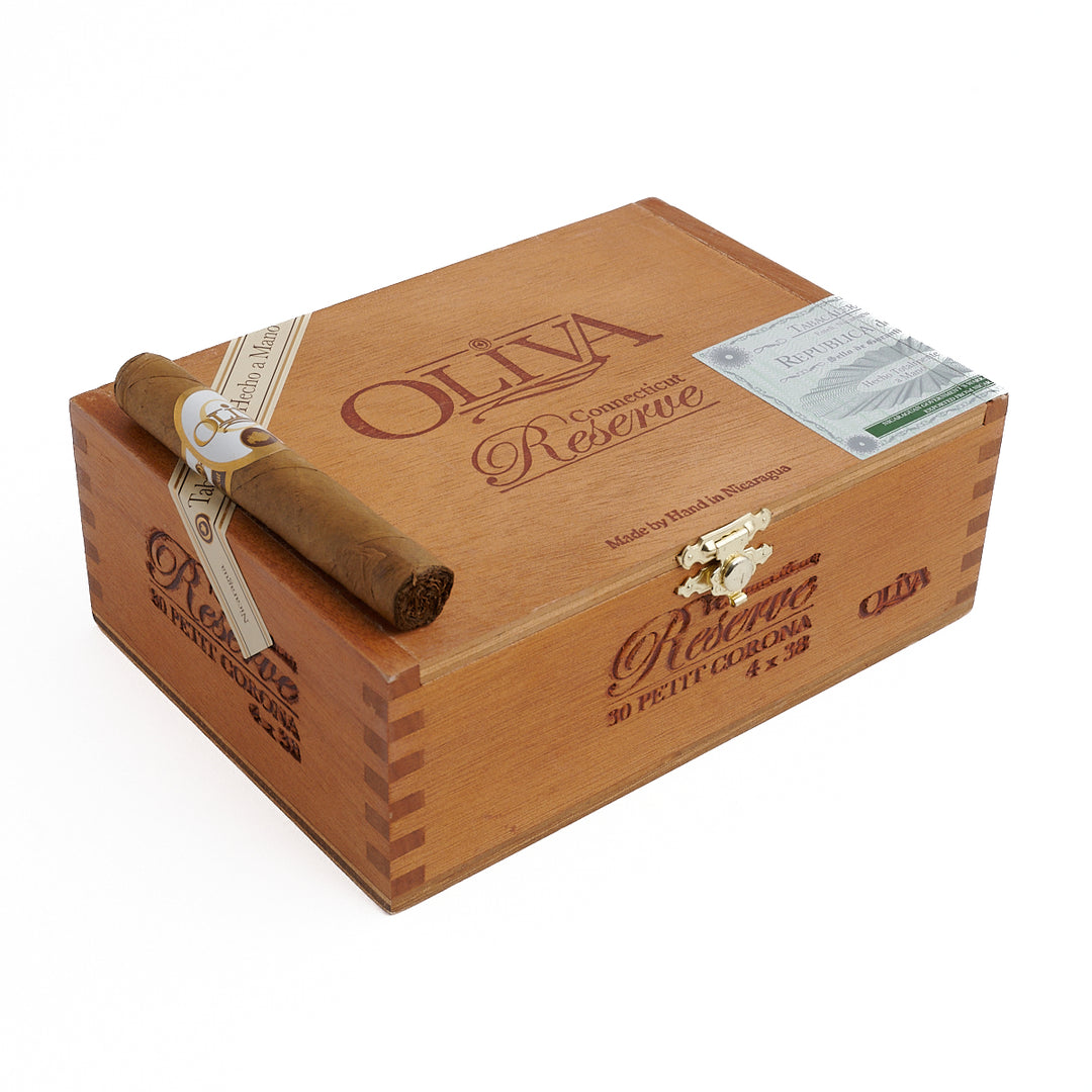 올리바 코네티컷 리저브 쁘띠 코로나