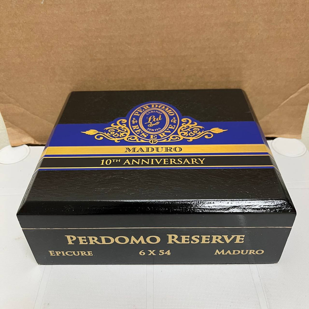 Perdomo 10th Anniversary Maduro Epicure Toro