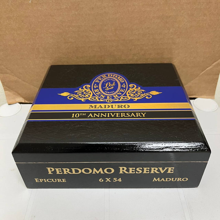 Perdomo 10th Anniversary Maduro Epicure Toro