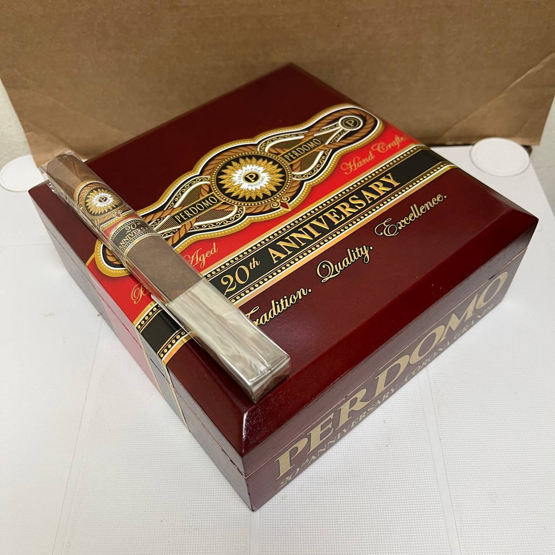 Perdomo 20th Anniversary Sun Grown Corona Grande