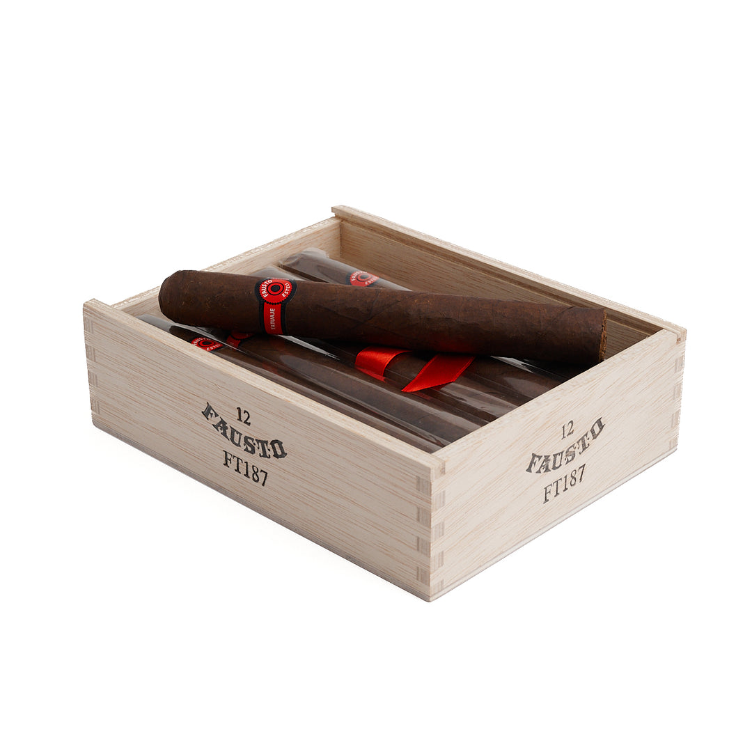 Tatuaje Fausto FT187