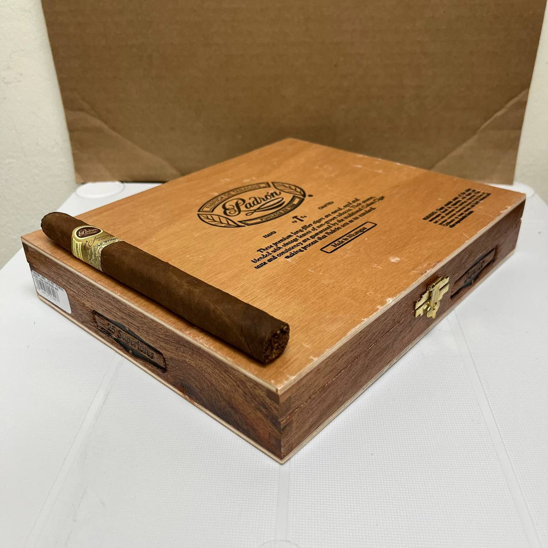 Padron 1964 Anniversary Superior Lonsdale Natural