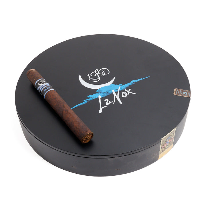 La Flor Dominicana Limited Edition La Nox Toro