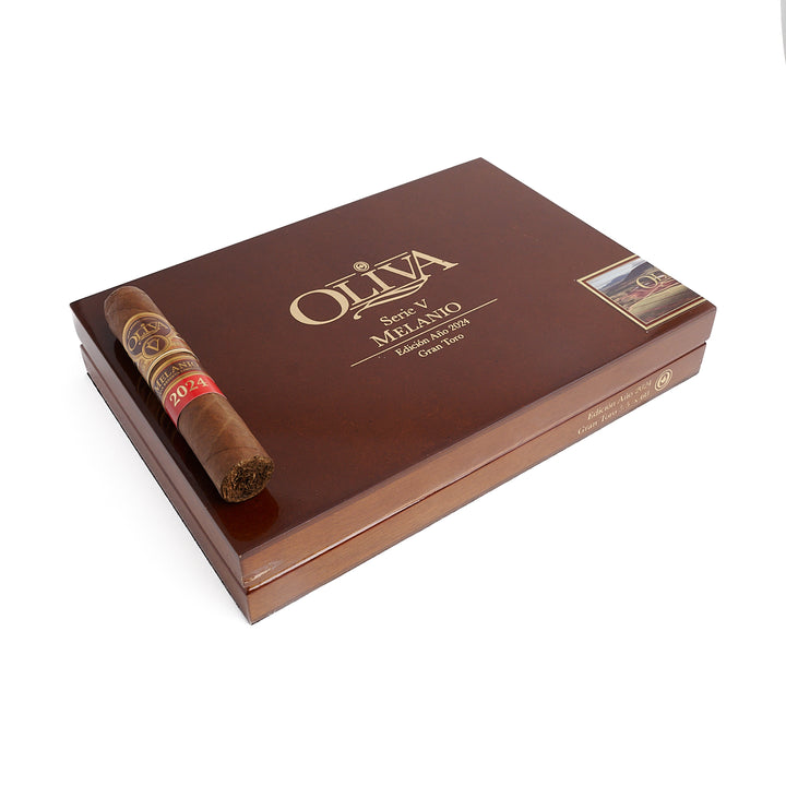 Oliva Serie V Melanio Edicion Ano 2024