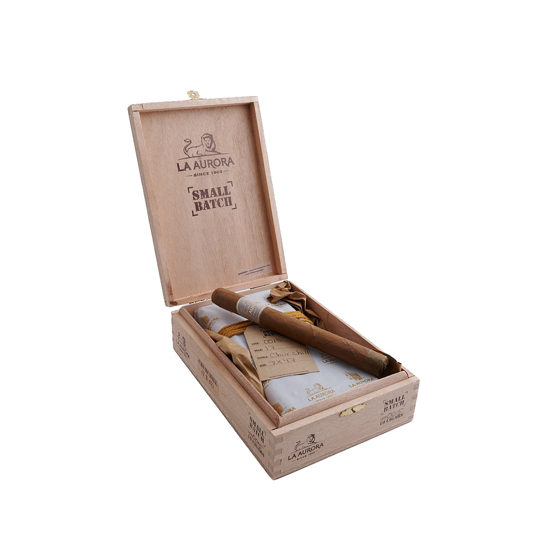 La Aurora Small Batch Lot 15 Connecticut Churchill