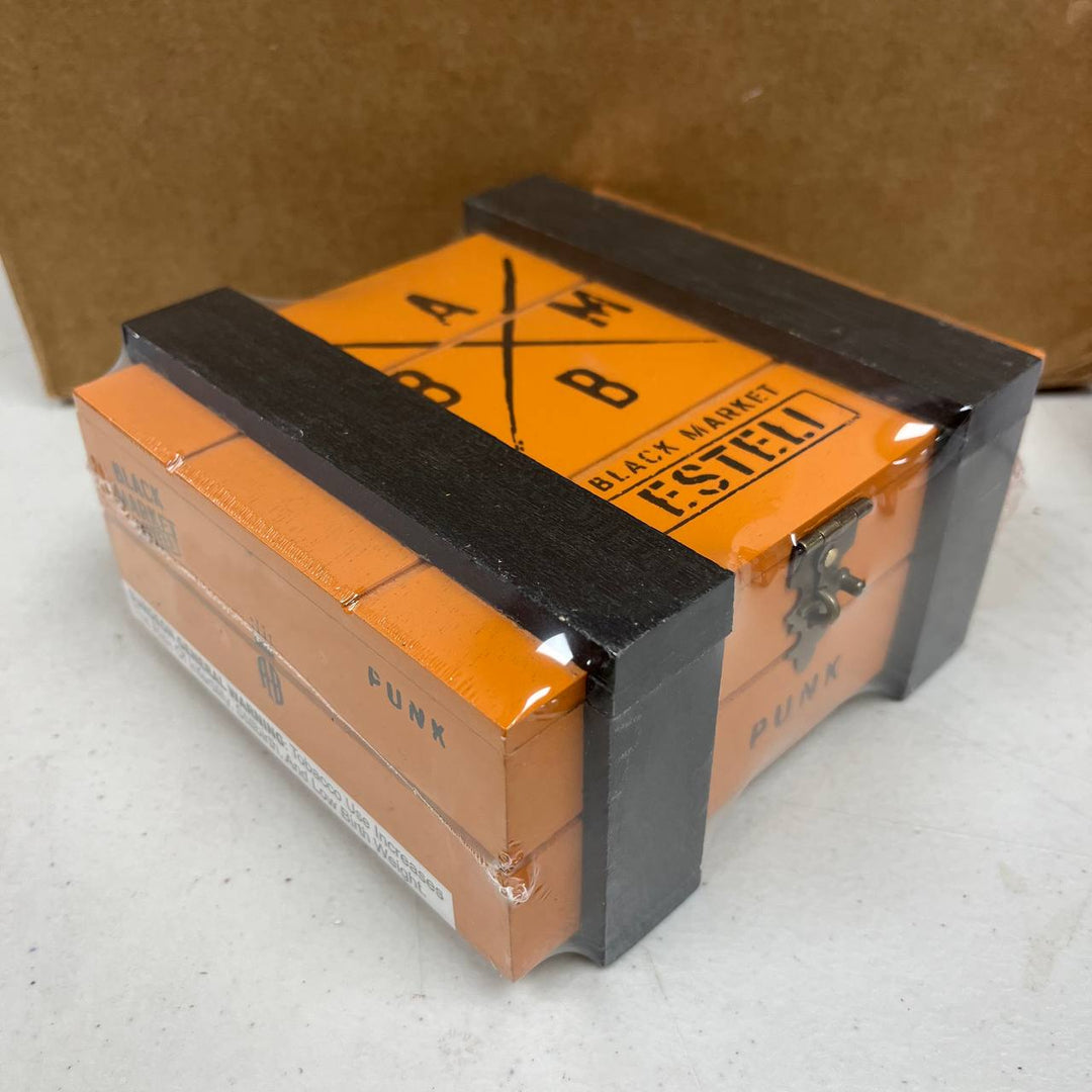 Alec Bradley Black Market Esteli Punk