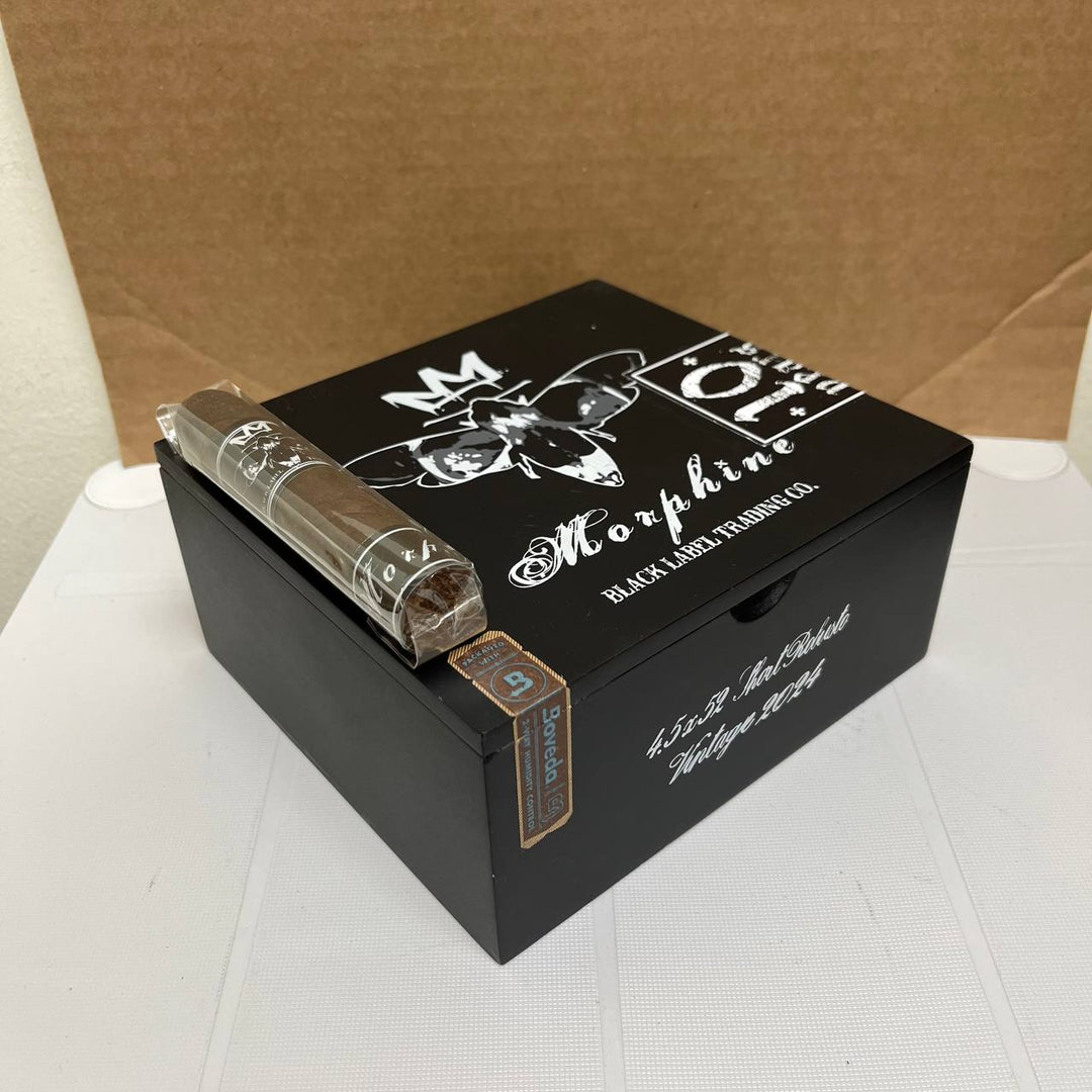 Black Label Trading Morphine 10 Year Anniversary Short Robusto