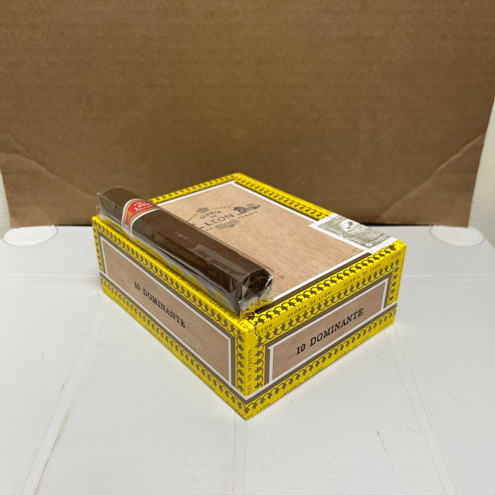 Curivari Gloria Leon Dominante