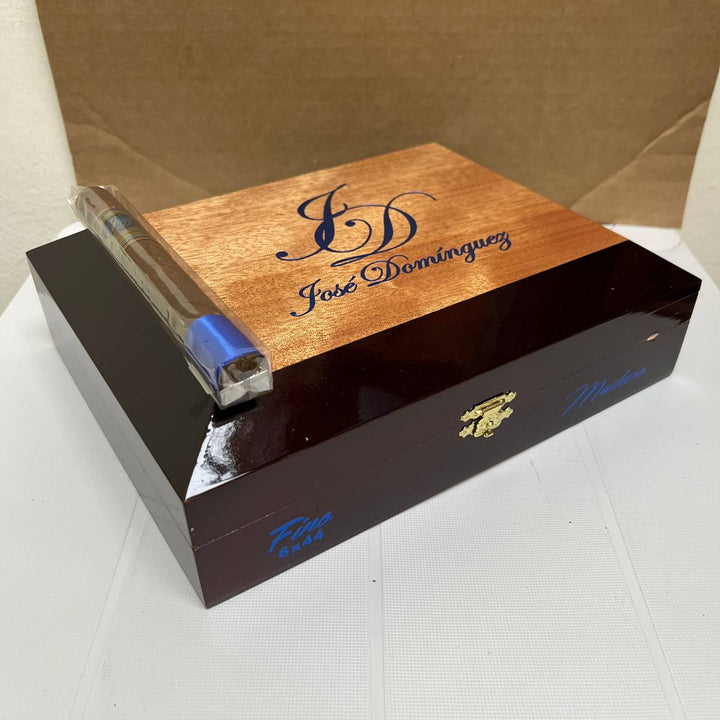 Jose Dominguez Fino Maduro