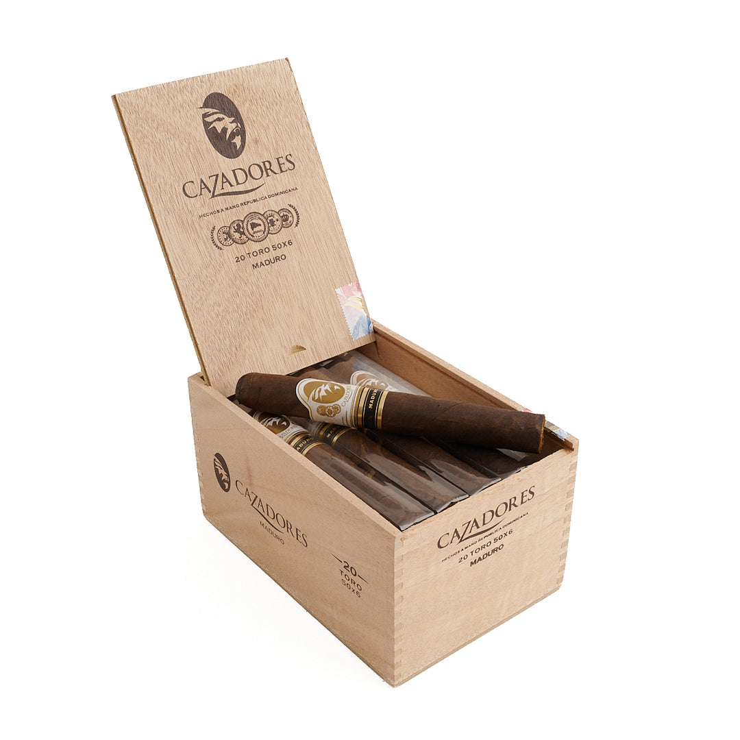 La Aurora Cazadores Maduro Toro