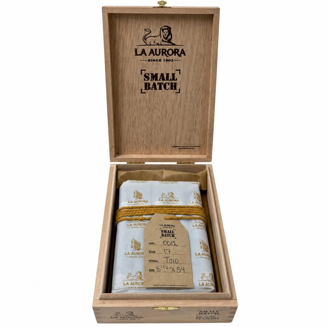 La Aurora Small Batch Lot 12 Toro AI product photo