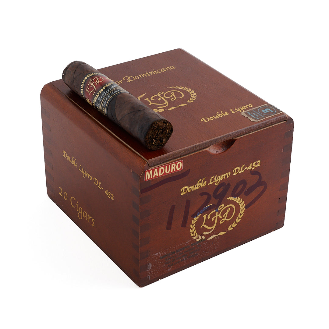 La Flor Dominicana Double Ligero 452 Maduro