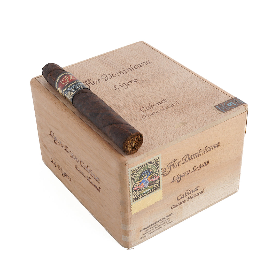 La Flor Dominicana Ligero Cabinet Oscuro L300