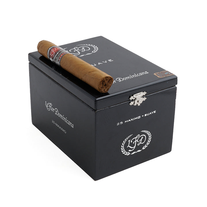 La Flor Dominicana Suave Maximo