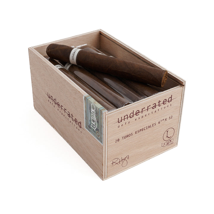 卢西亚诺低调之王公牛