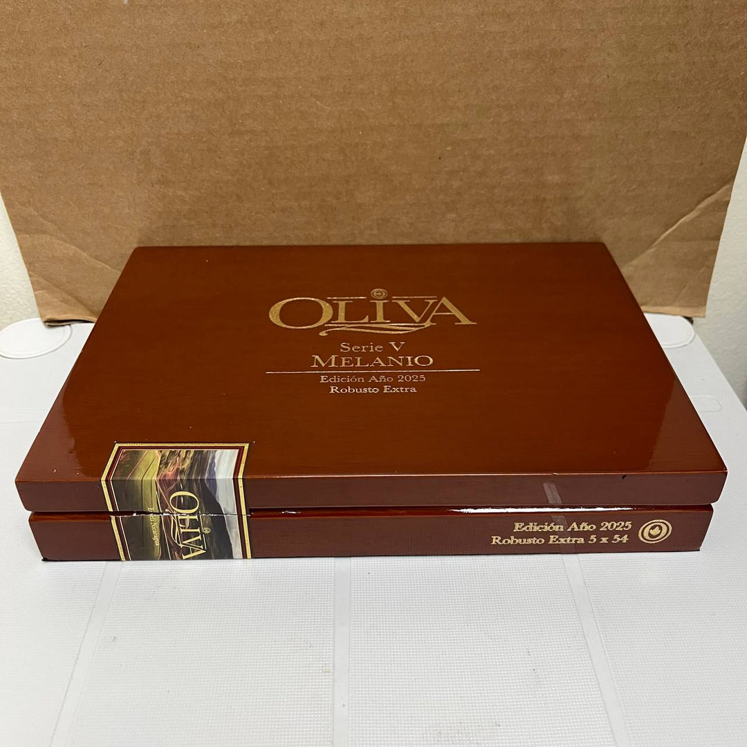 Oliva Serie V Melanio Edicion Ano 2025