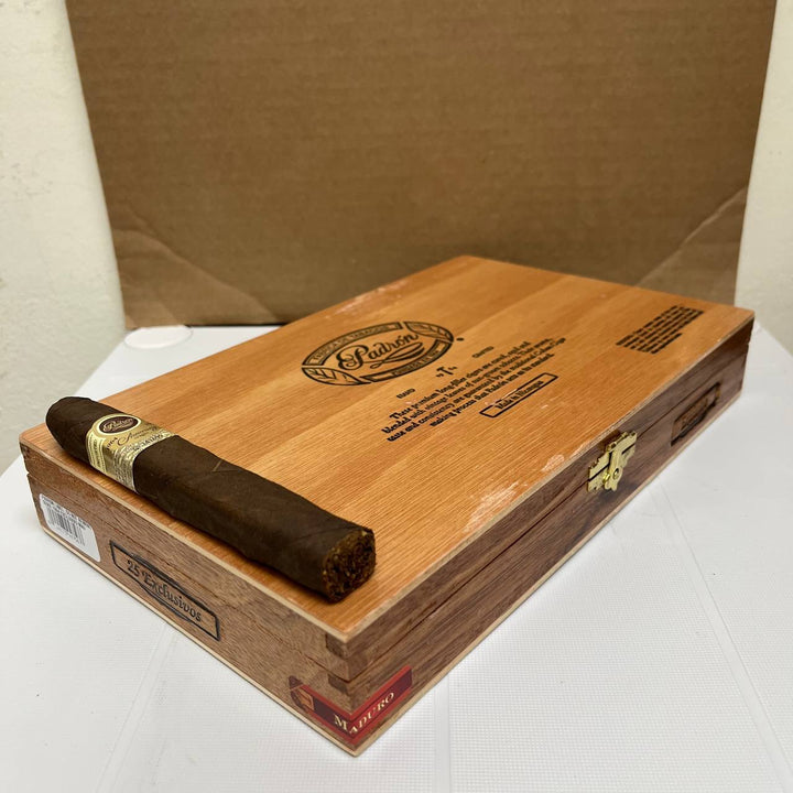 파드론 1964 애니버서리 익스클루시보 로부스토 마두로