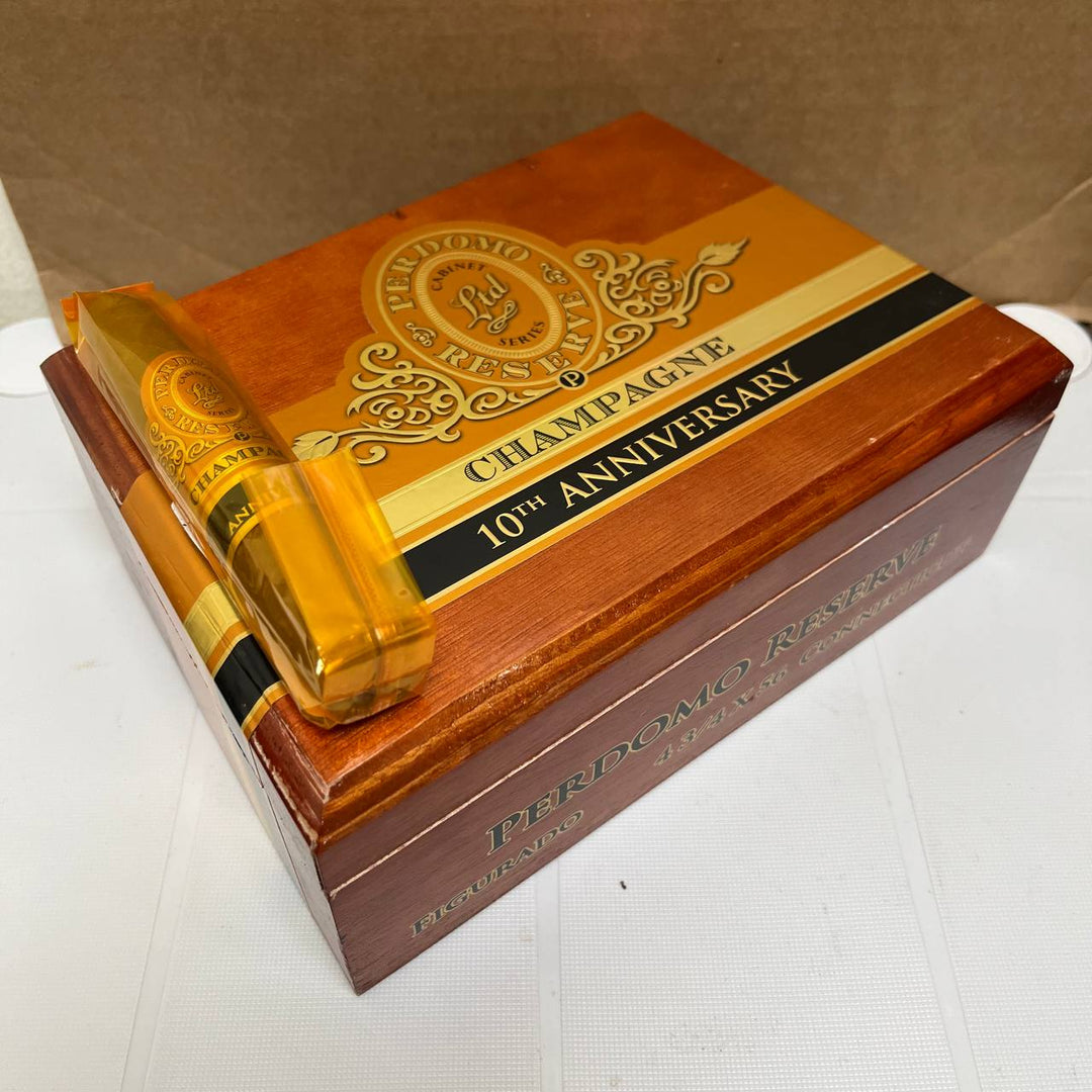 Perdomo 10th Anniversary Champagne Figurado