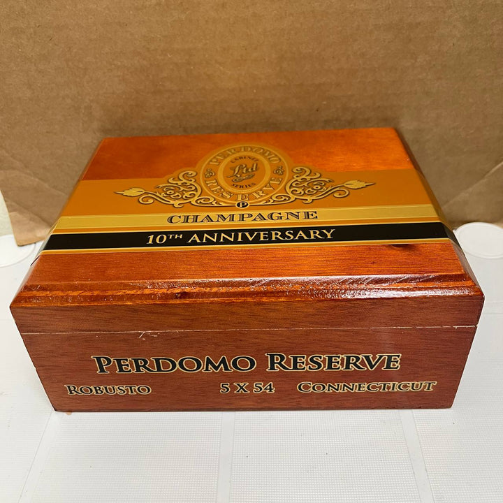 Perdomo 10th Anniversary Champagne Robusto