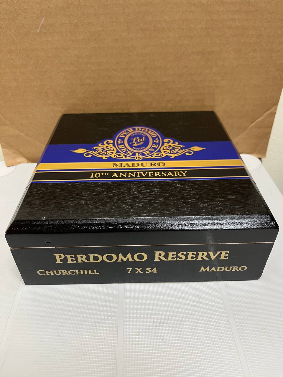 Perdomo 10th Anniversary Maduro Churchill