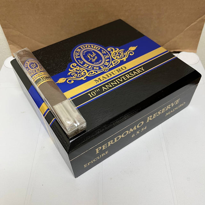 Perdomo 10th Anniversary Maduro Epicure Toro