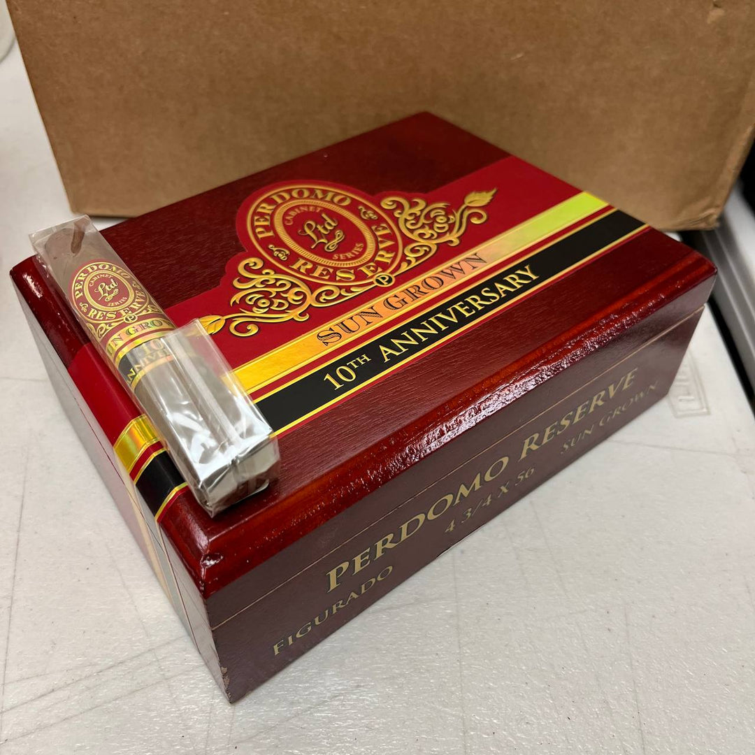 Perdomo 10th Anniversary Sun Grown Figurado