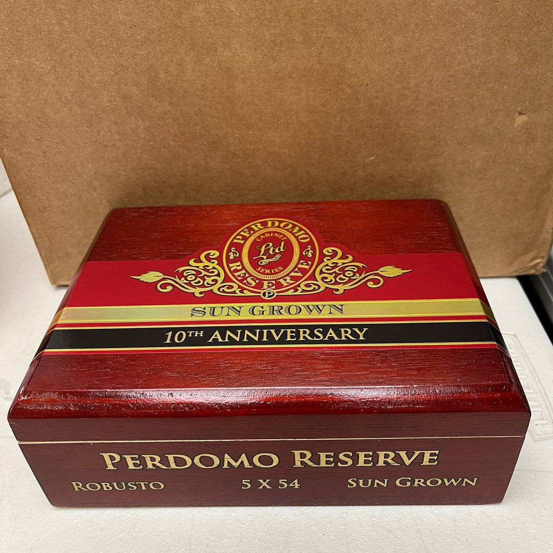 Perdomo 10th Anniversary Sun Grown Figurado
