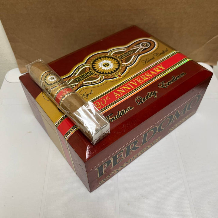 Perdomo 20th Anniversary Connecticut Robusto