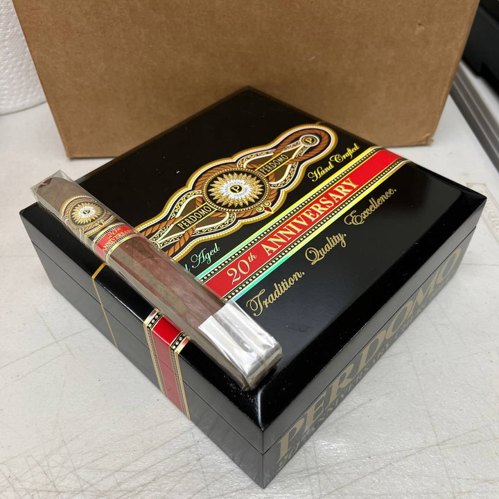 Perdomo 20th Anniversary Maduro Churchill