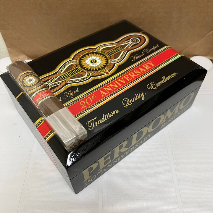 Perdomo 20th Anniversary Maduro Robusto