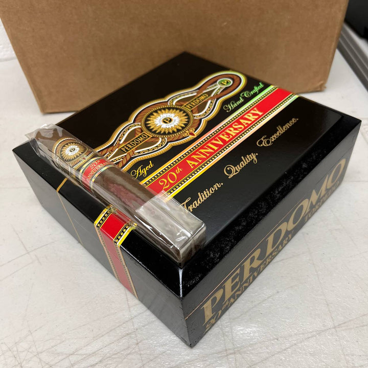 Perdomo 20th Anniversary Maduro Torpedo