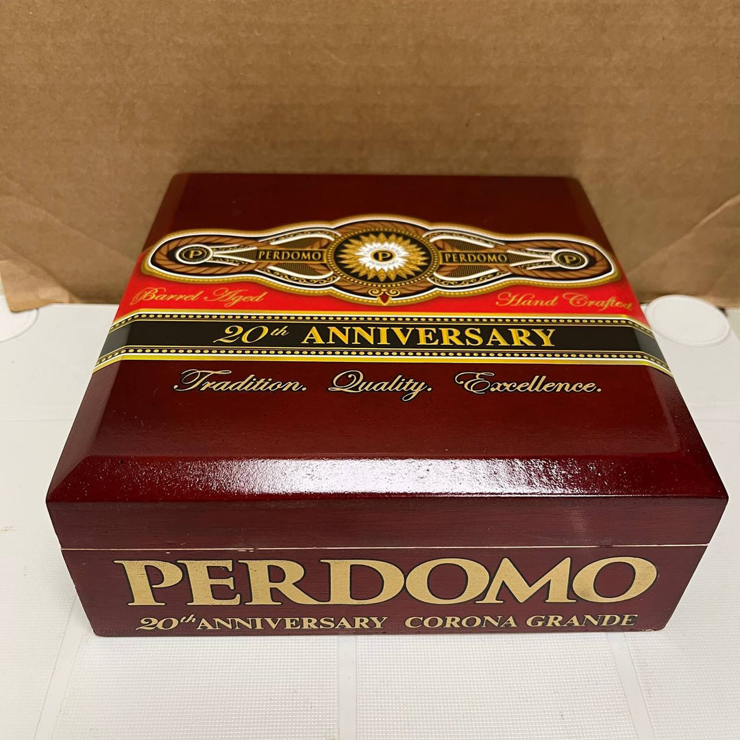 Perdomo 20th Anniversary Sun Grown Corona Grande