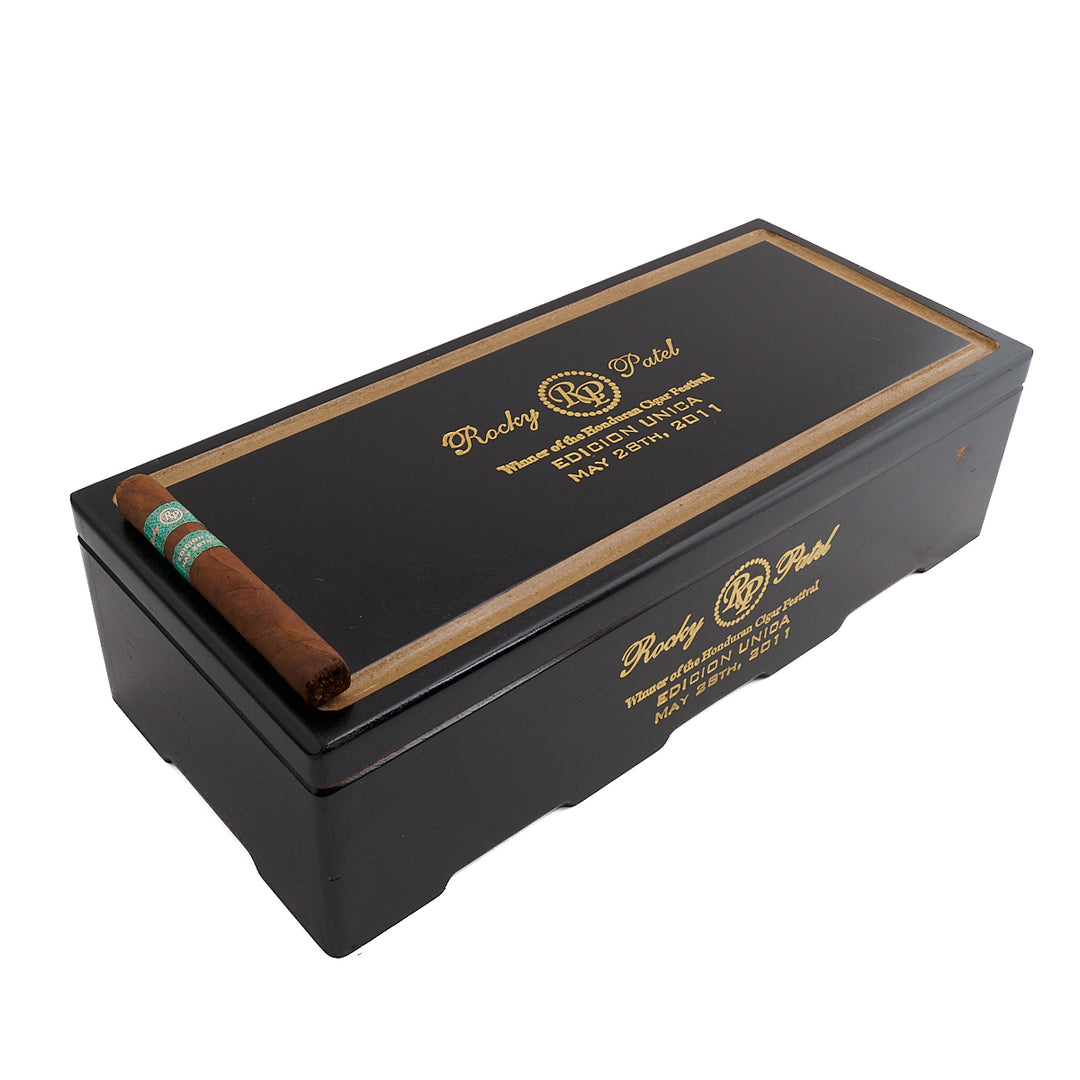 Rocky Patel Edicion Unica Jaguar Humo