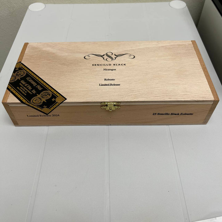 Sencillo Black Robusto