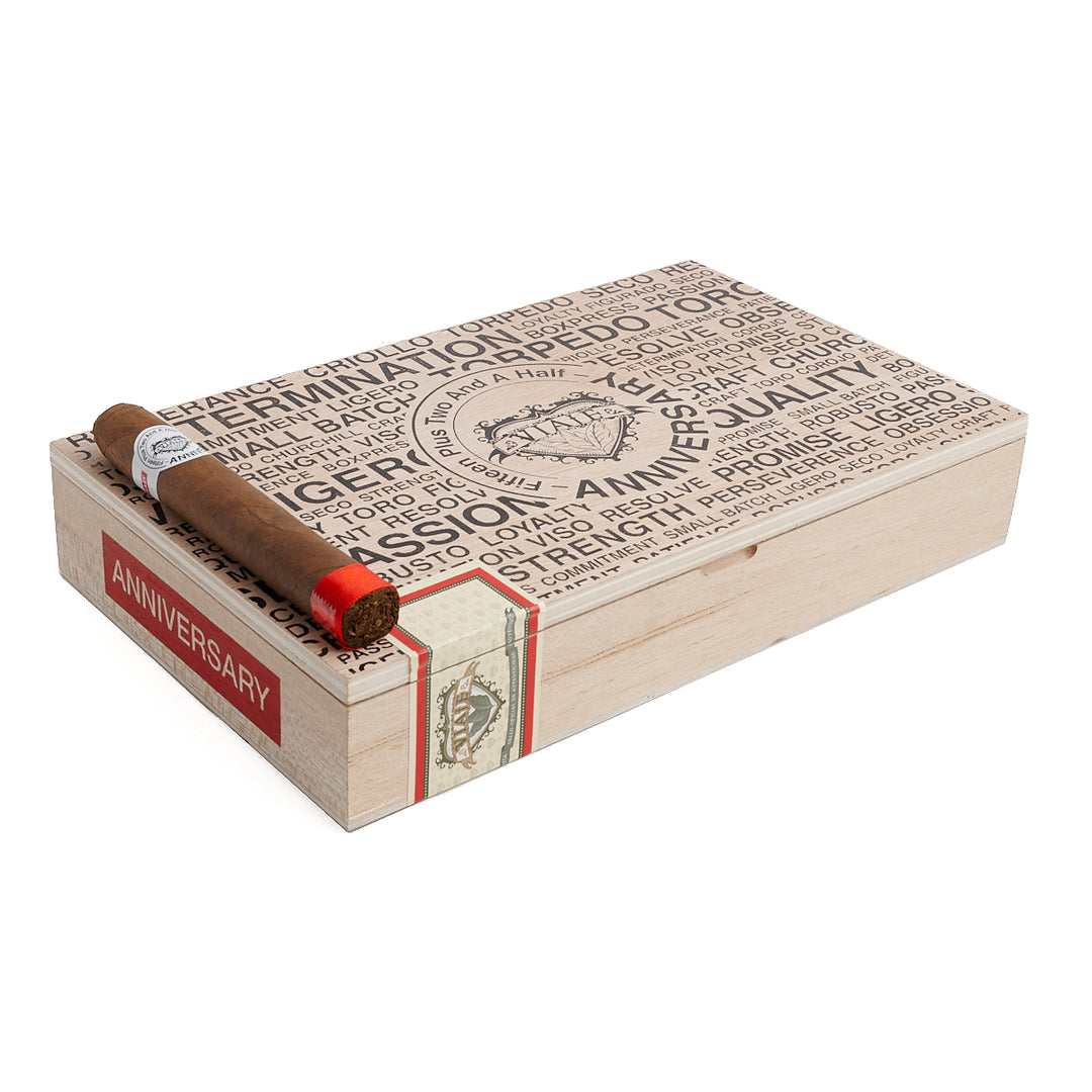 Viaje Fifteen Plus Two and a Half Anniversario Red