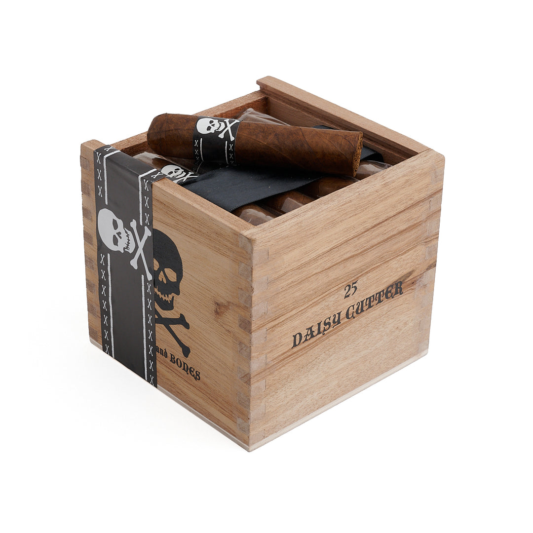Viaje Skull & Bones Daisy Cutter Petit Robusto