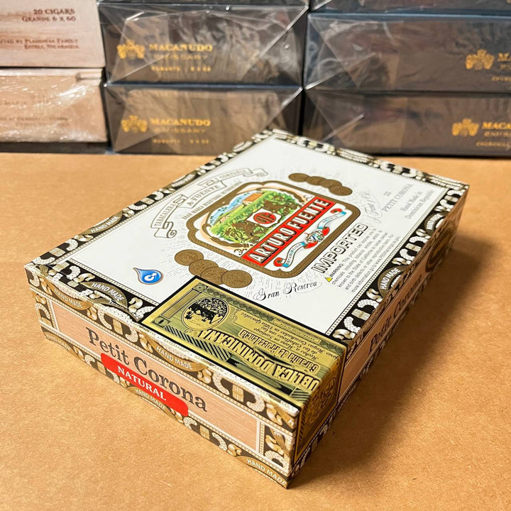 Arturo Fuente Petit Corona Natural