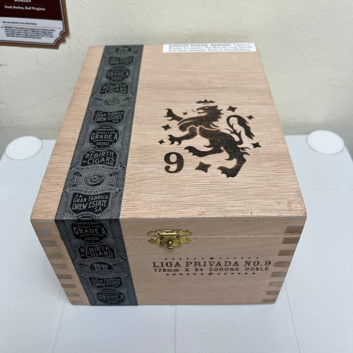 Liga Privada No. 9 Corona Doble