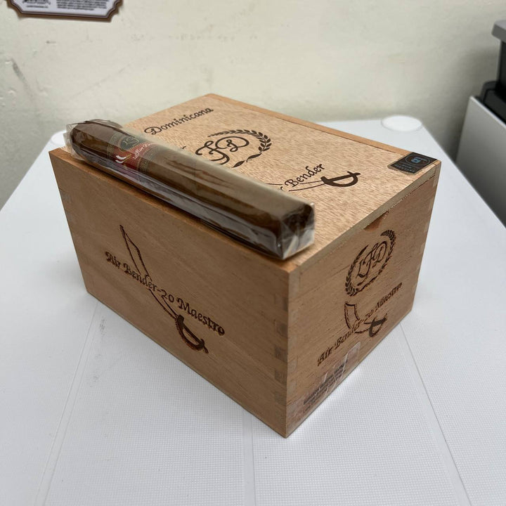 La Flor Dominicana Air Bender Maestro