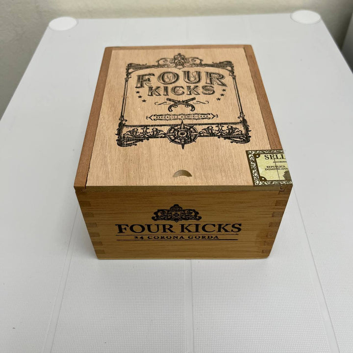 Crowned Heads Four Kicks Corona Gorda