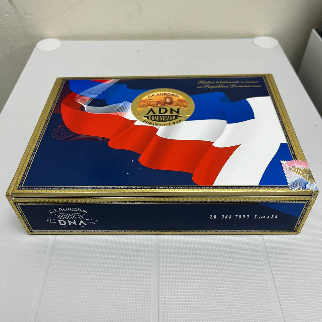 La Aurora ADN Dominicano Toro